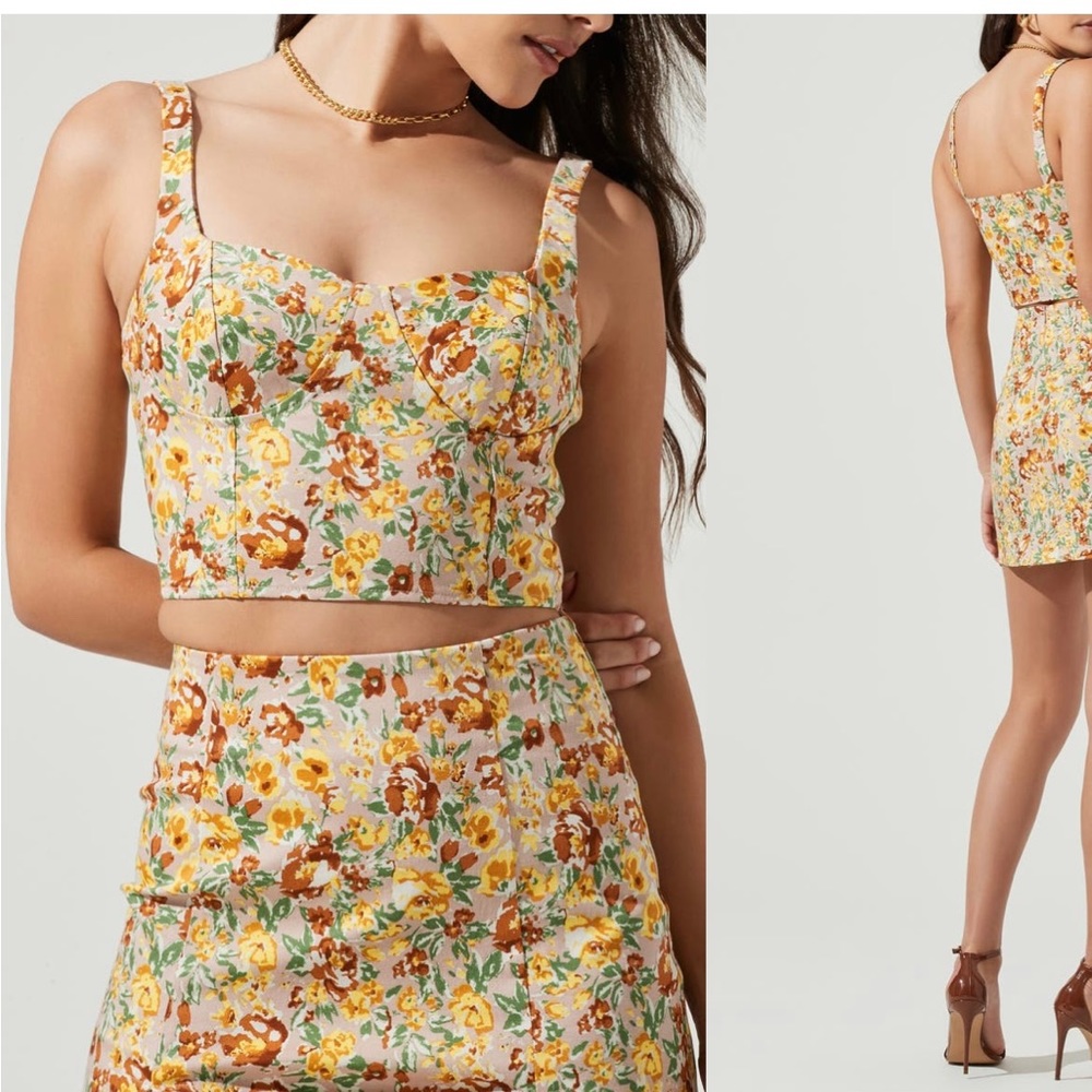NWT! ASTR the Label Monet Floral Bustier Crop Top. Size Medium.